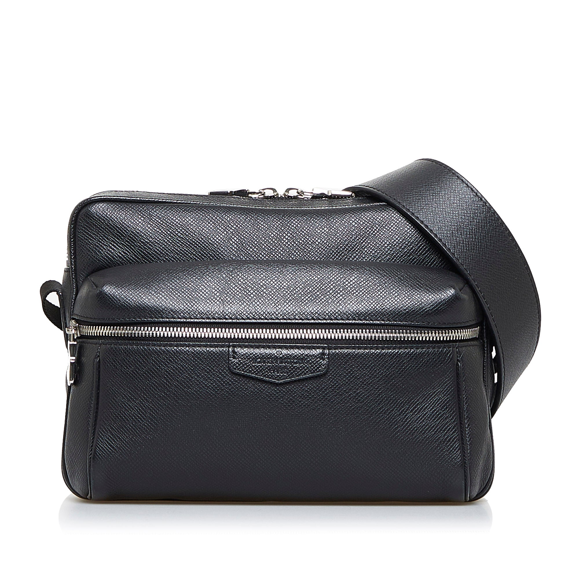 Black Louis Vuitton Taiga Outdoor Messenger Crossbody Bag – Designer Revival