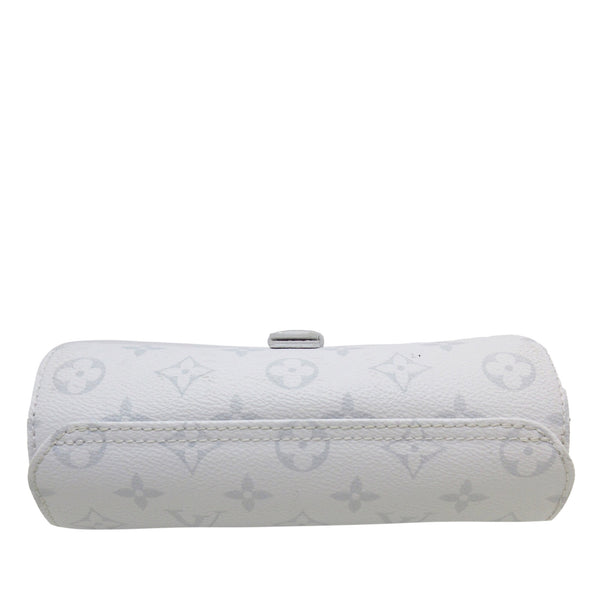 Louis Vuitton White Clutch Bags & Handbags for Women