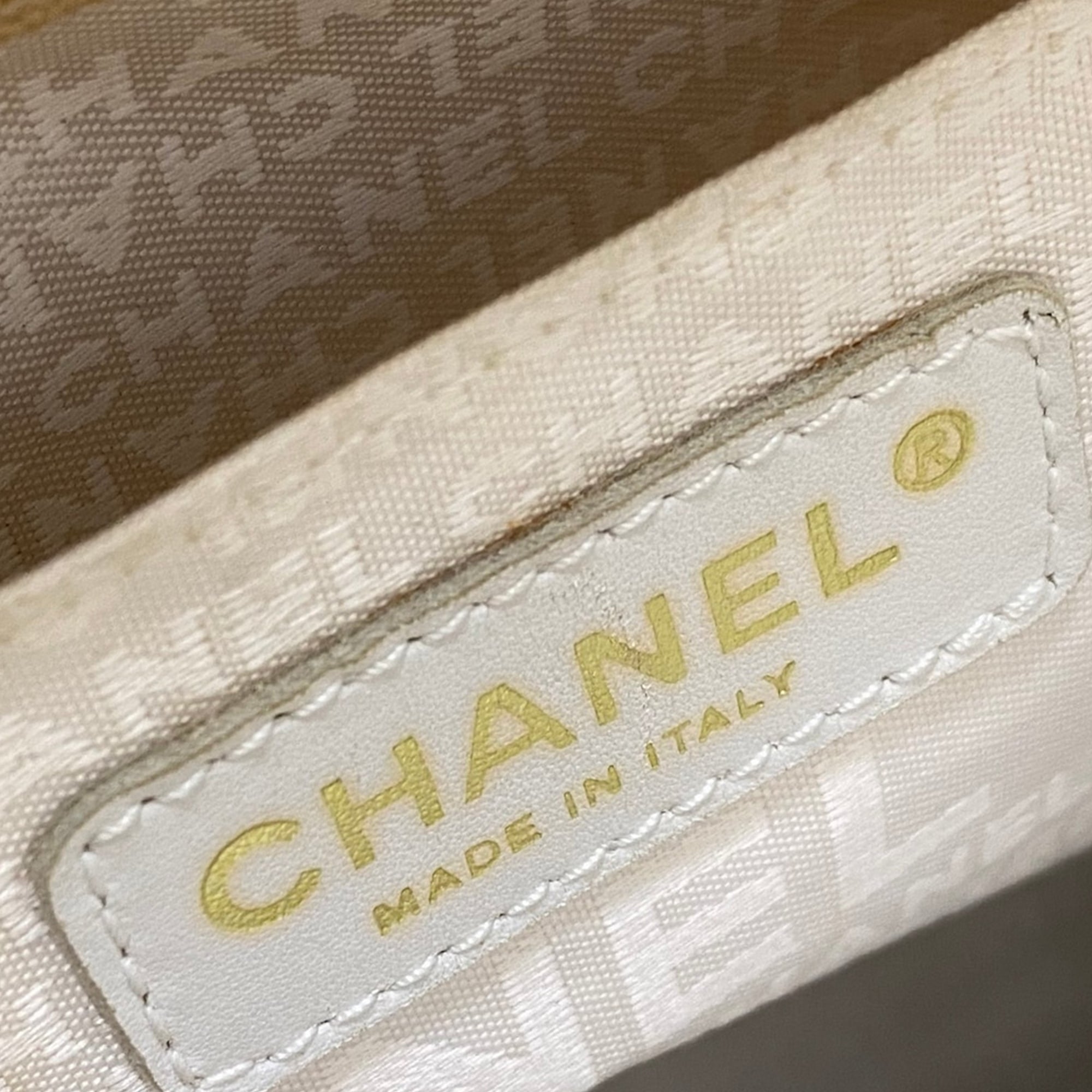 Chanel Pre-Owned 1990s diamond quilted crossbody bag