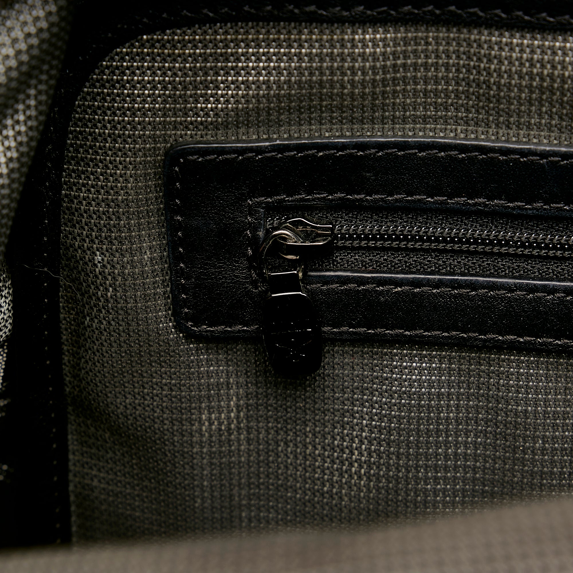 Red MCM Visetos Patent Leather Tote Bag – Designer Revival