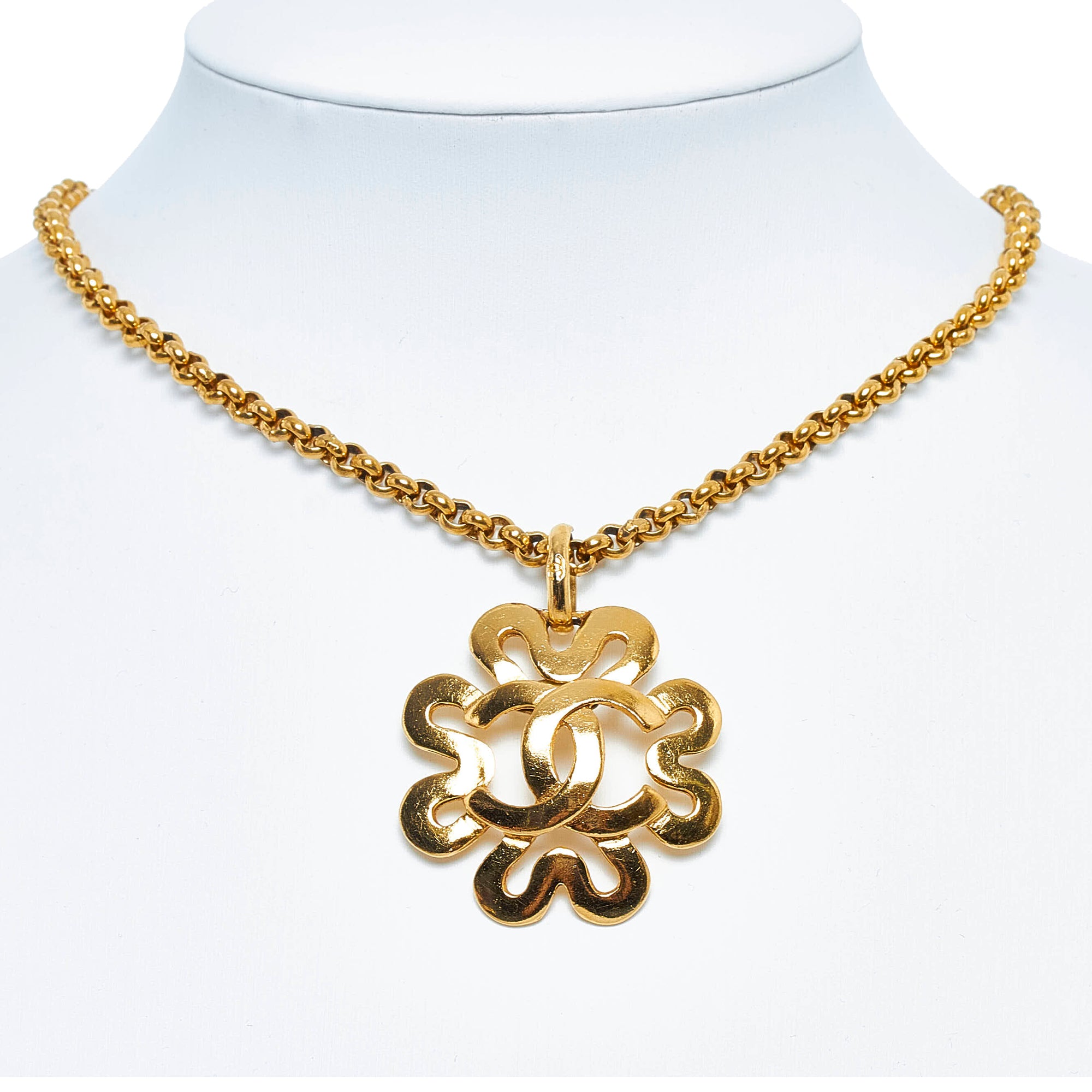 Gold Chanel Rue Cambon Pendant Necklace – Designer Revival