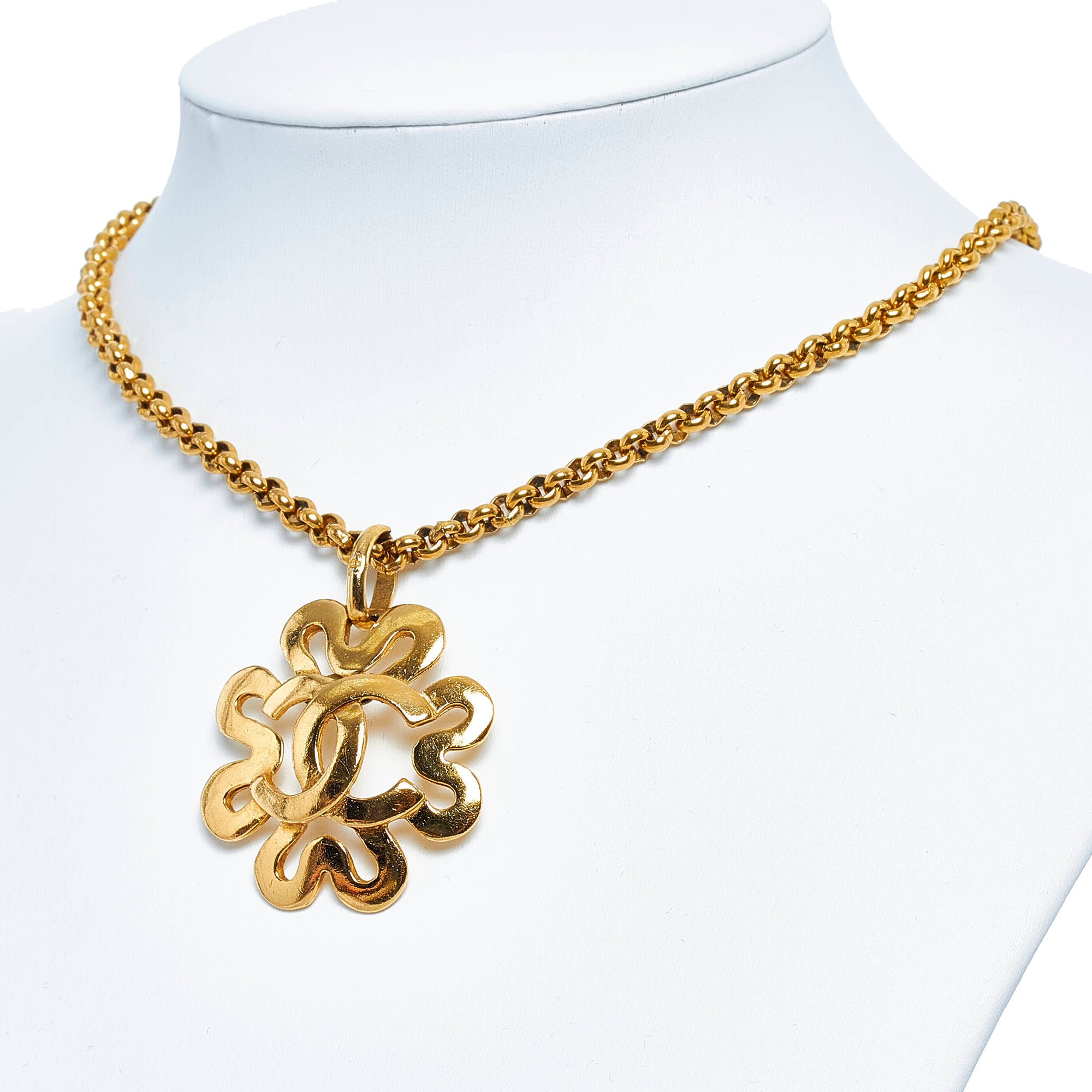 Gold Chanel Rue Cambon Pendant Necklace – Designer Revival