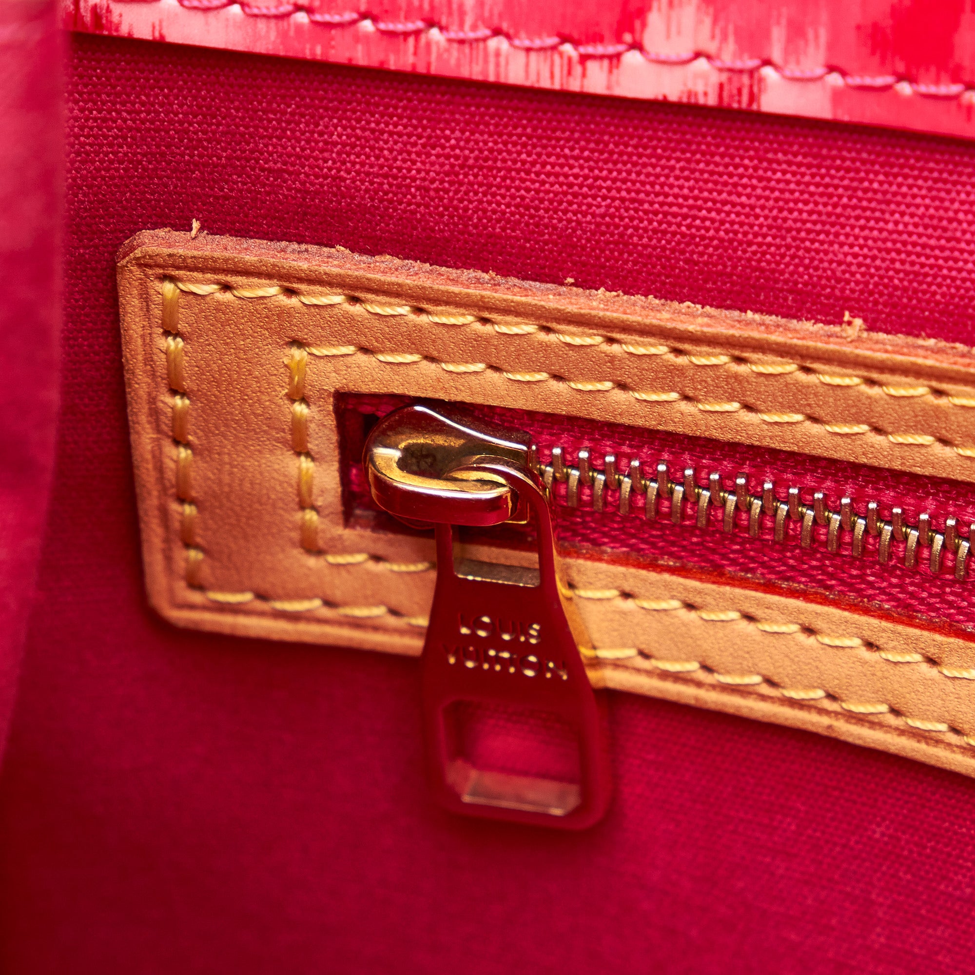 Catalina patent leather handbag Louis Vuitton Purple in Patent