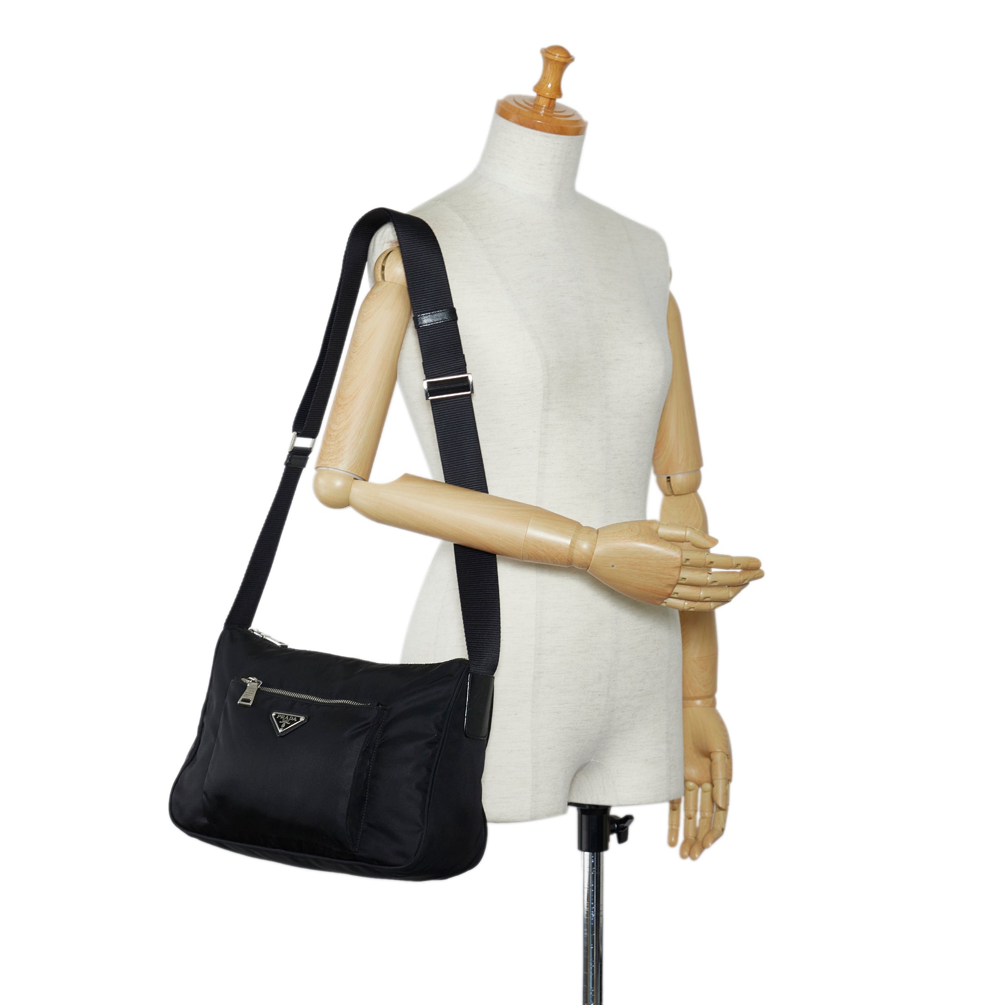 Prada Tessuto Saffiano Black Messenger Bag Cross Body – Queen Bee of  Beverly Hills