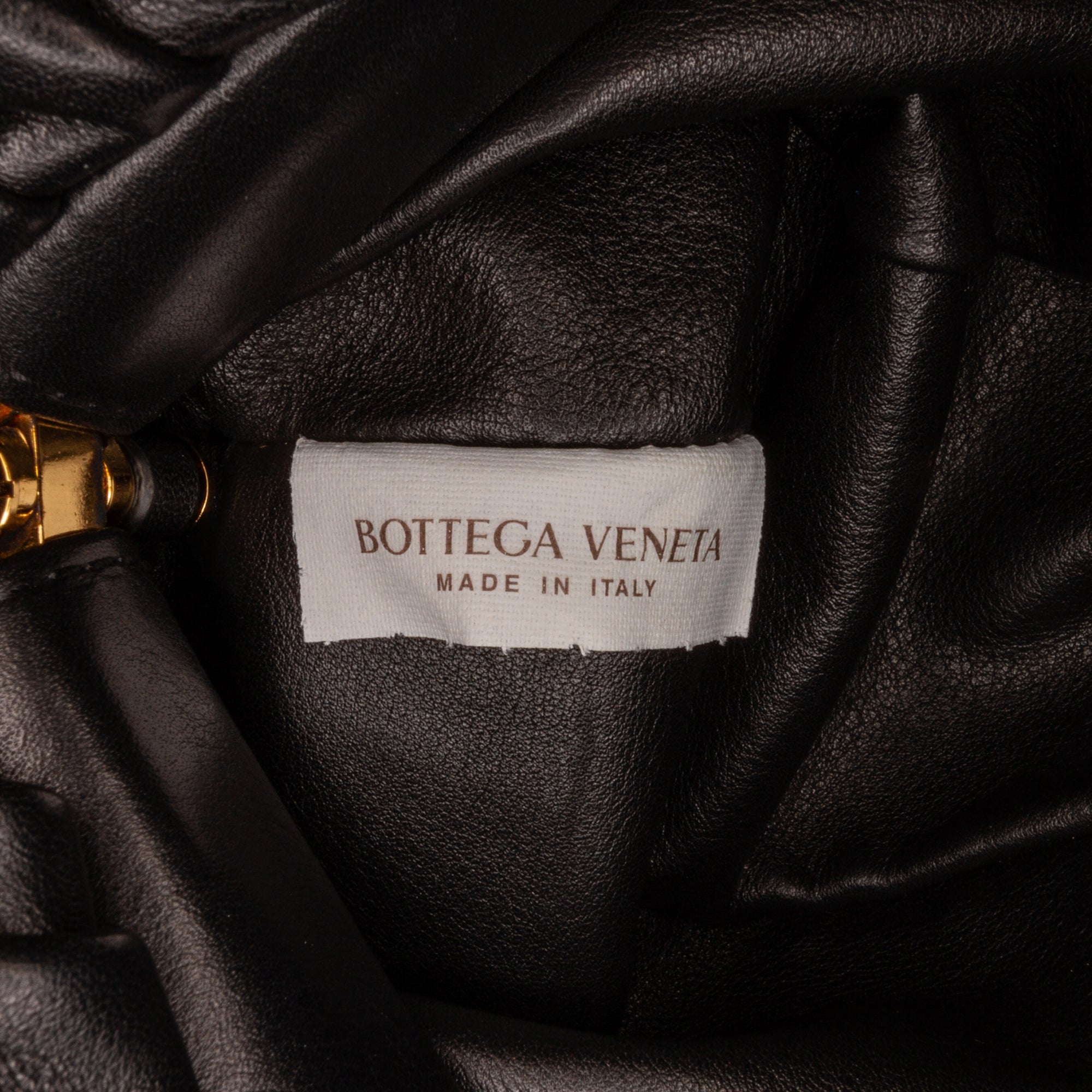 Chain pouch leather handbag Bottega Veneta Black in Leather - 20844651