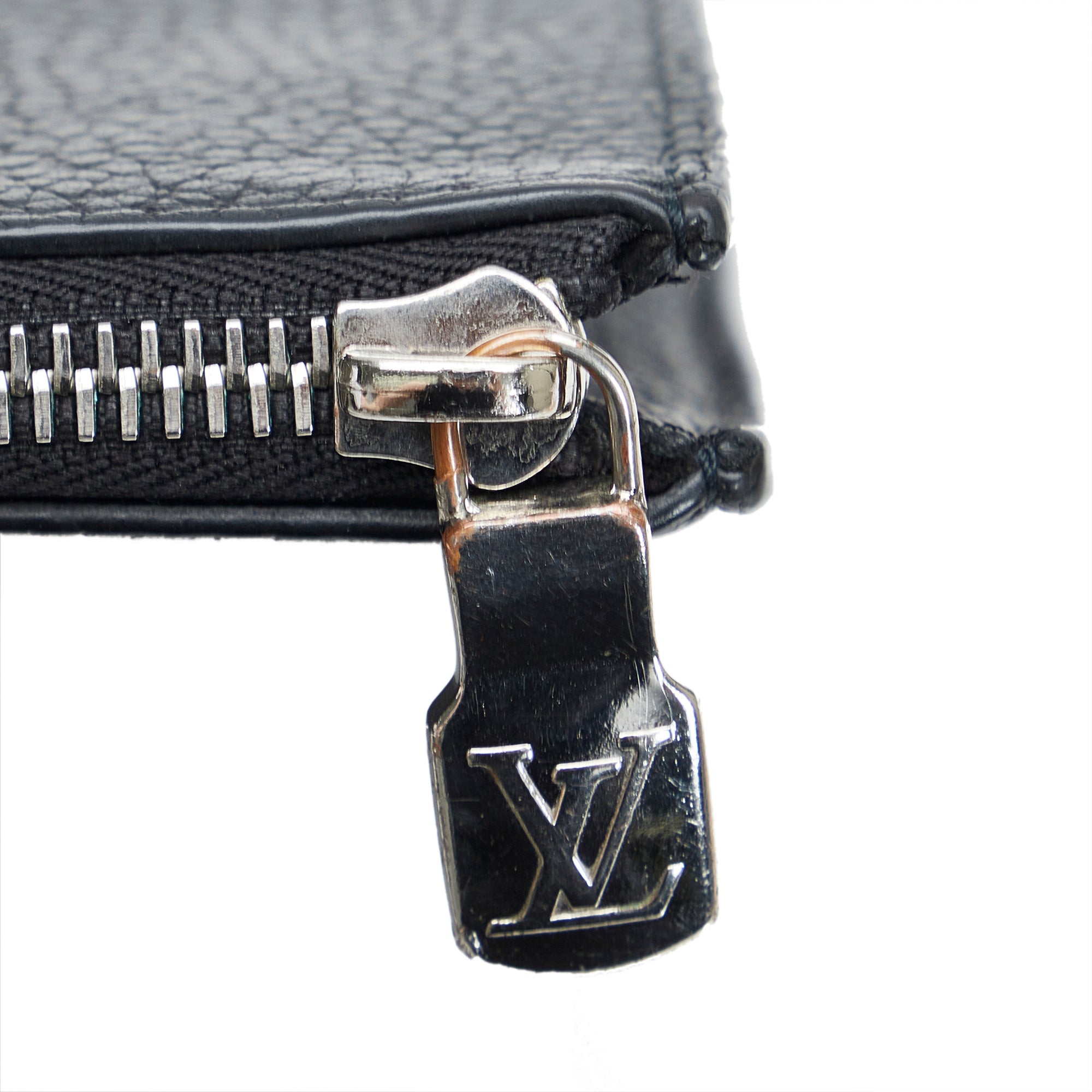 Louis Vuitton Pochette Jour GM Clutch in Noir Epi Leather