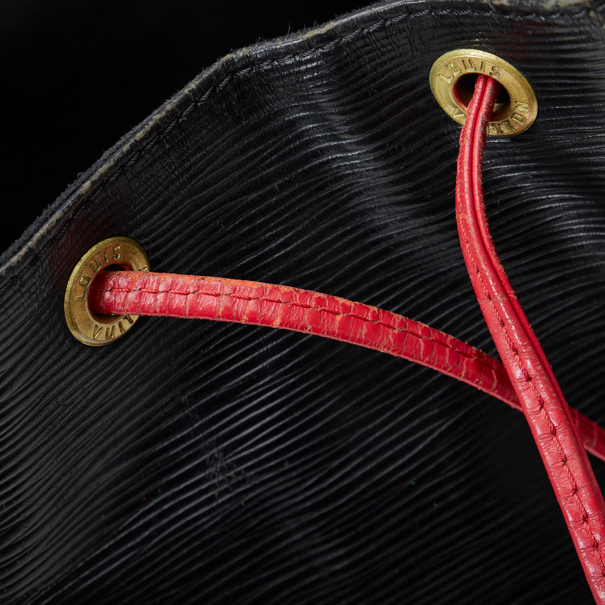 Black Louis Vuitton Epi Noe Bicolor Bucket Bag – Designer Revival