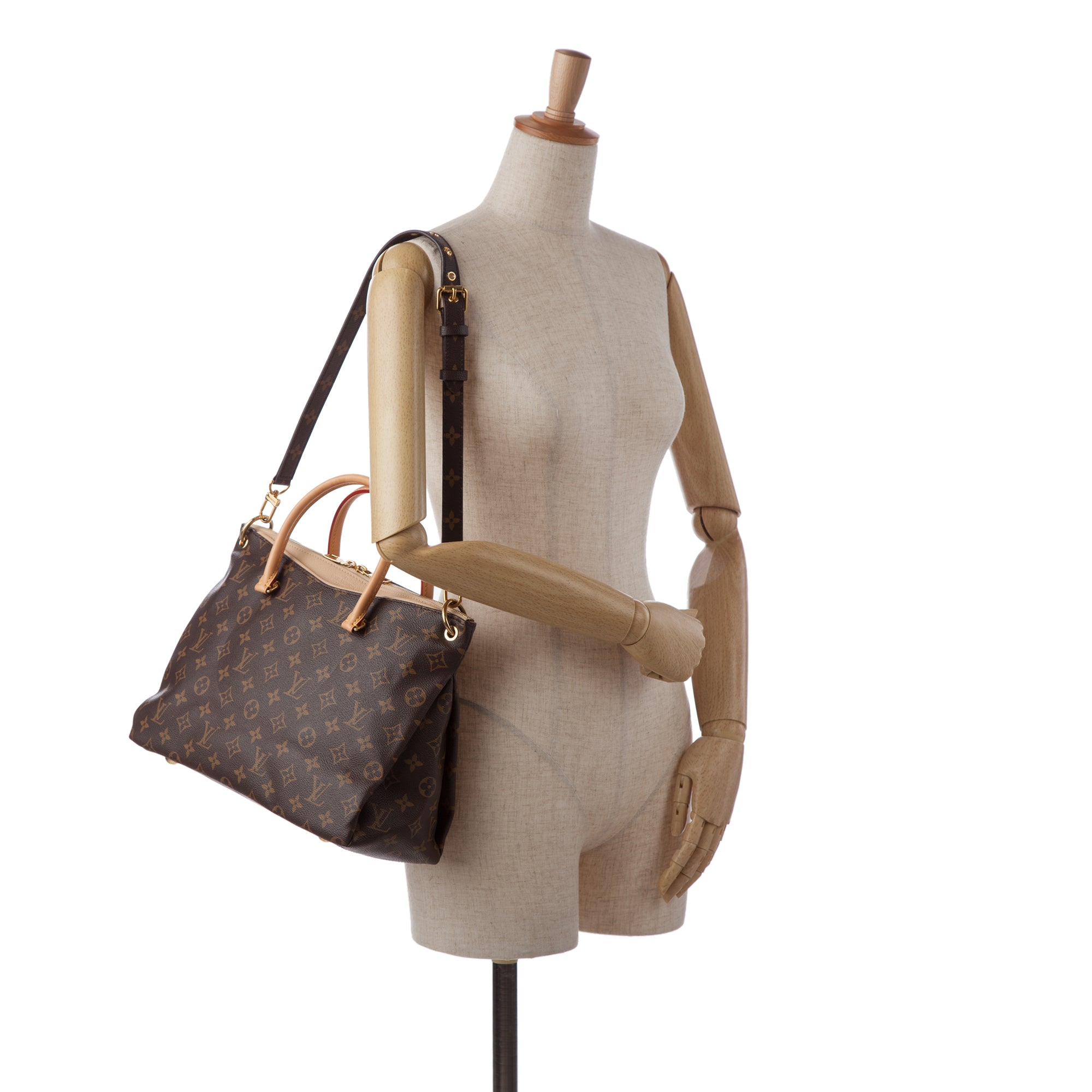 Pallas leather handbag Louis Vuitton Brown in Leather - 31346797