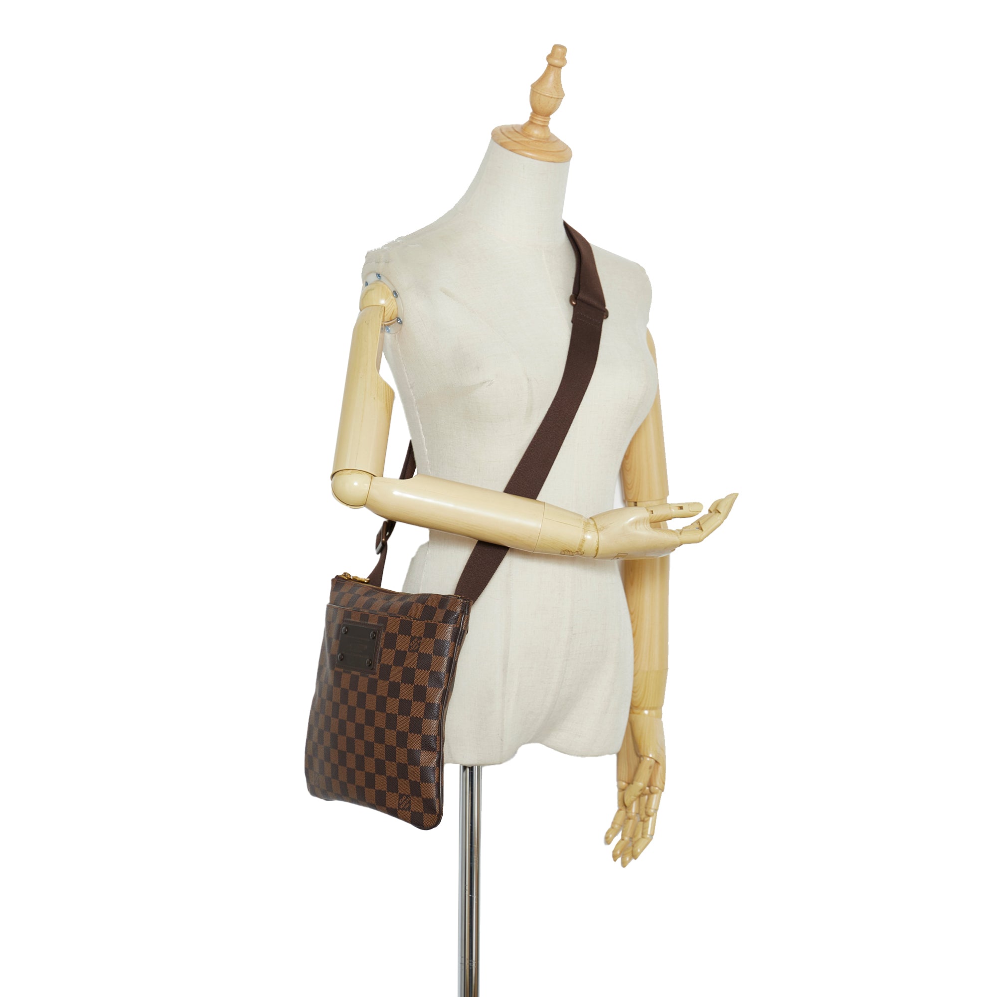 Louis Vuitton Brown Damier Ebene Pochette Bosphore Cloth ref.977297 - Joli  Closet
