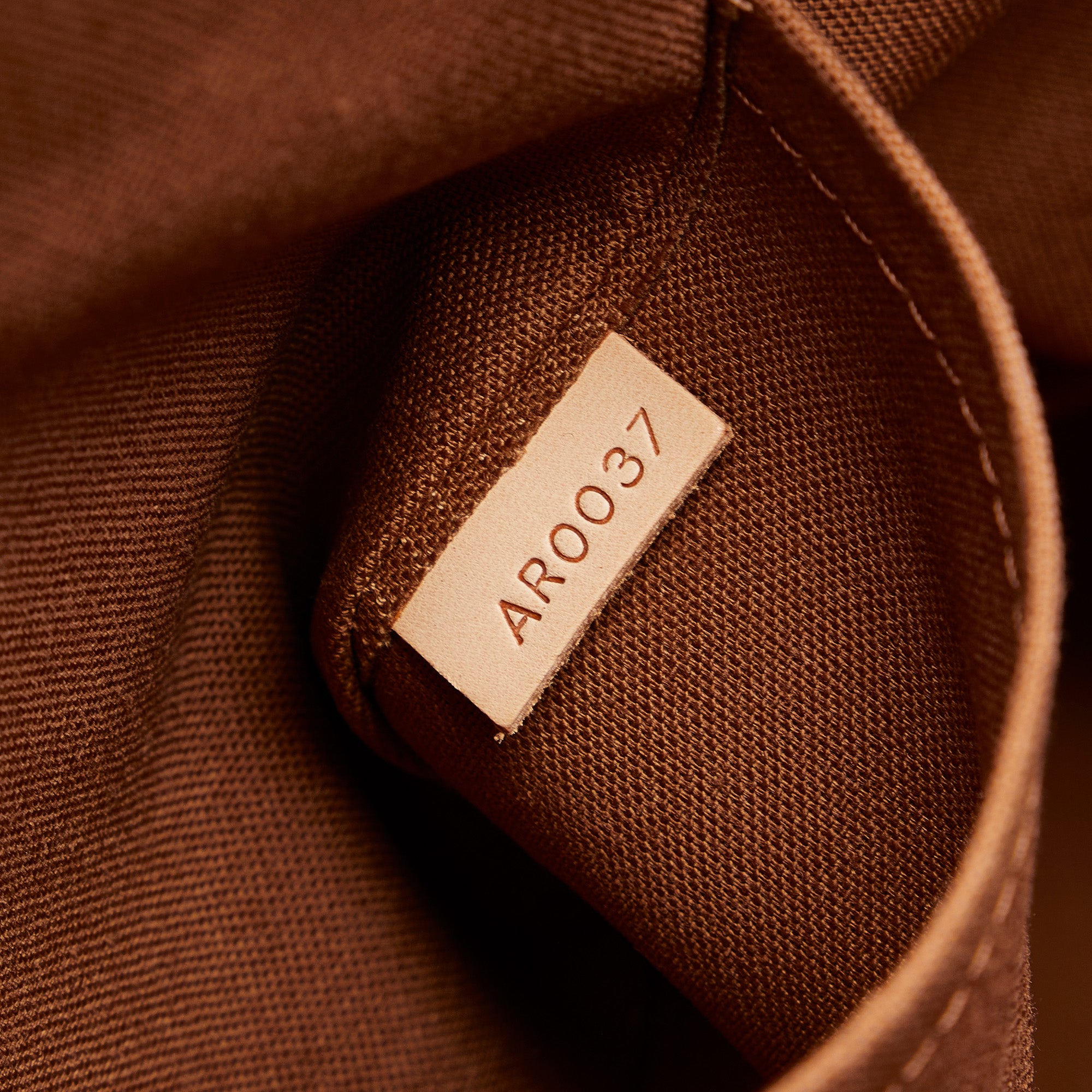 Brown Louis Vuitton Monogram Lockit Horizontal Handbag –  AmaflightschoolShops Revival