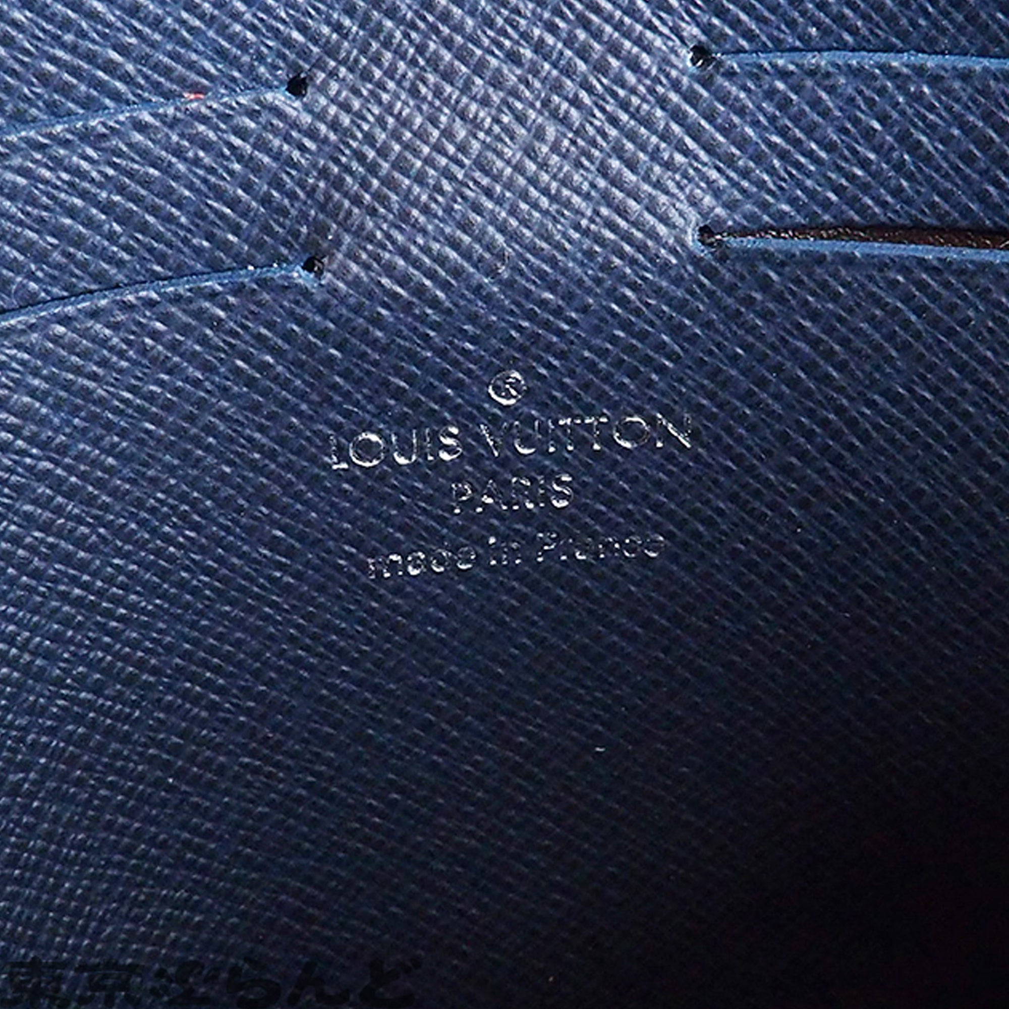 Louis Vuitton Kasai Clutch Taiga Black 2018 - DesignerSupplier