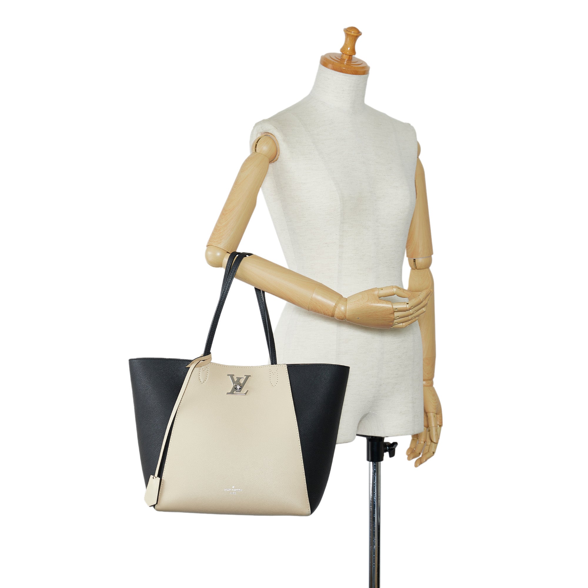 Louis Vuitton Lockme Cabas Noir Black Handbag Ladies Womens