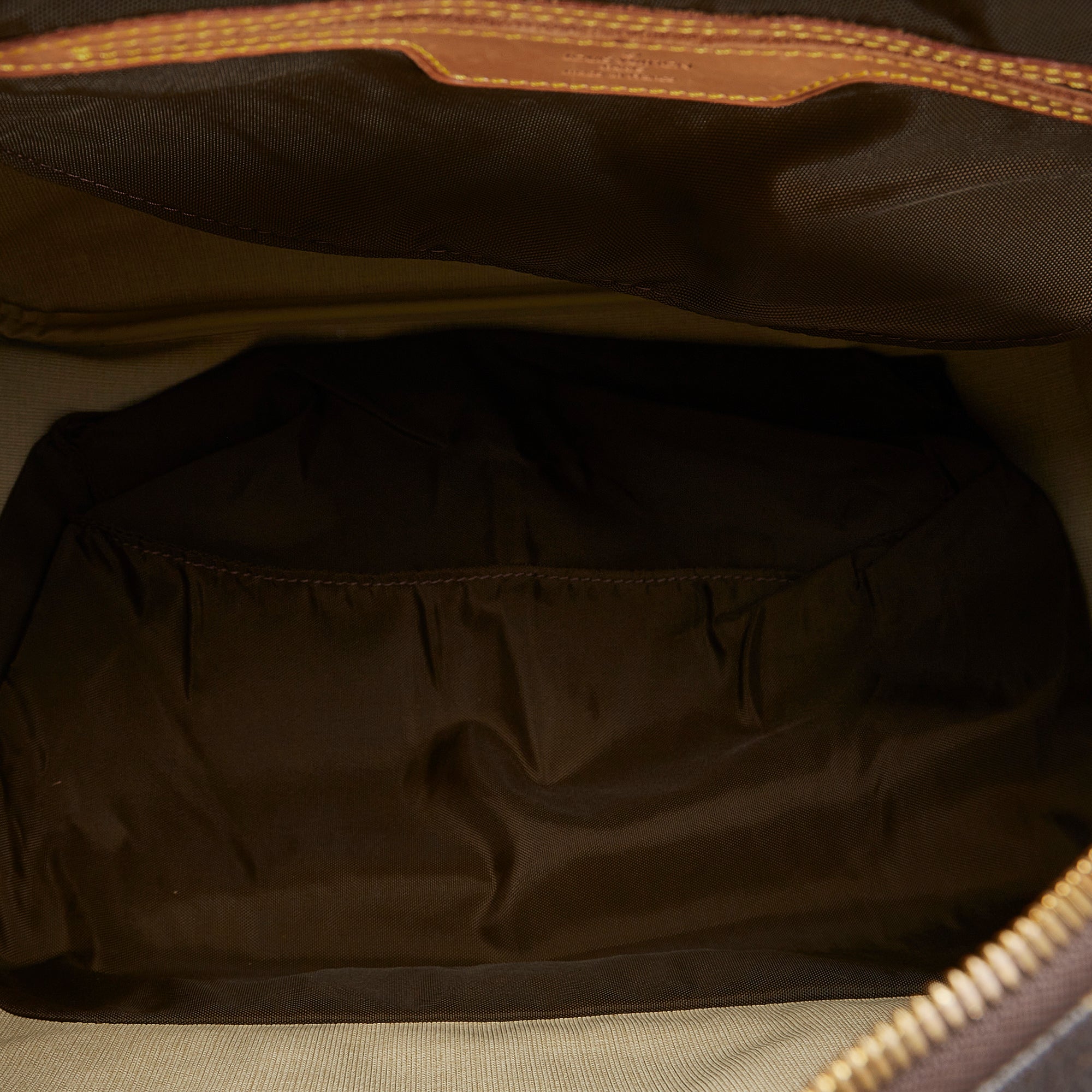 Evasion leather travel bag