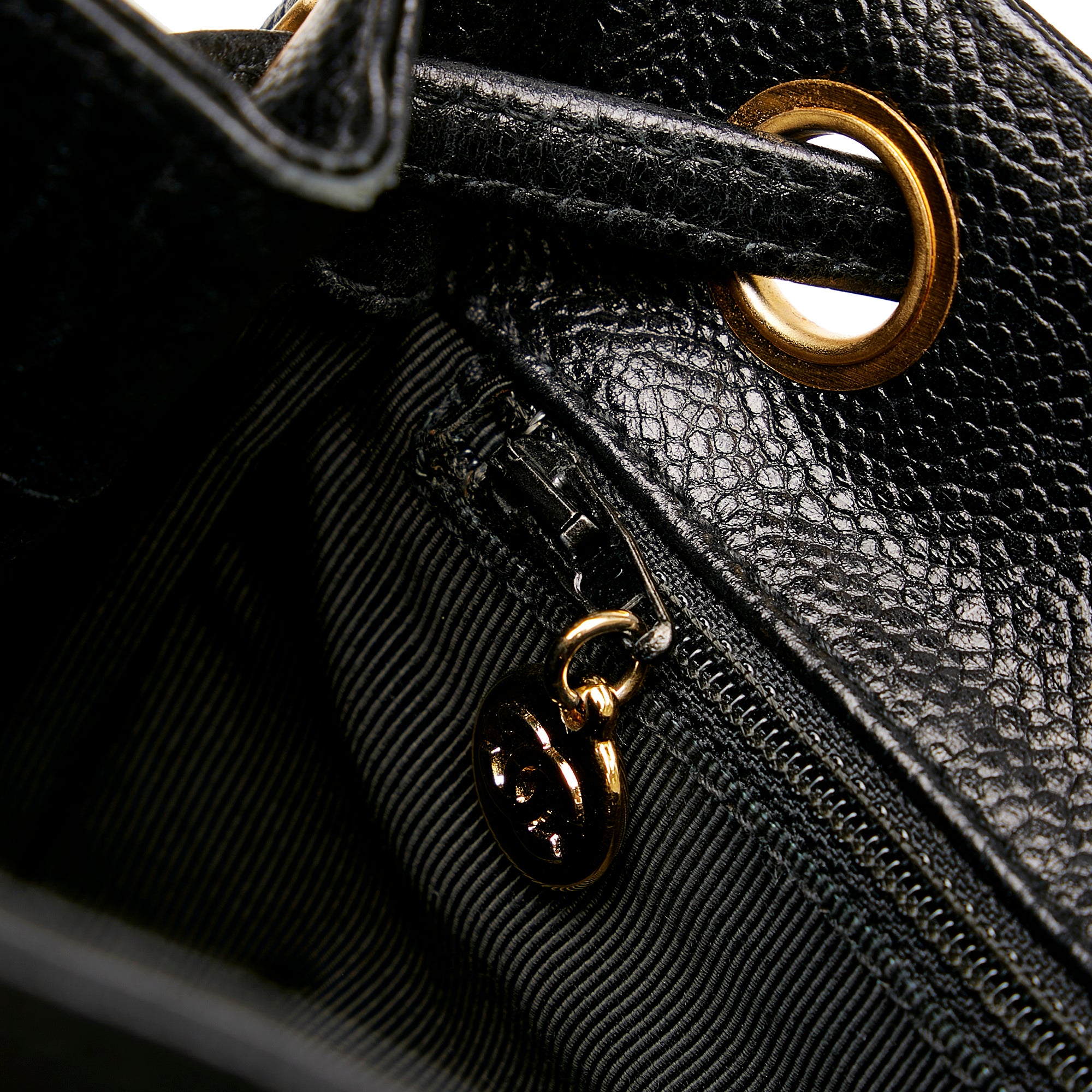 Black Chanel Lambskin AirPods Pro Case – Designer Revival