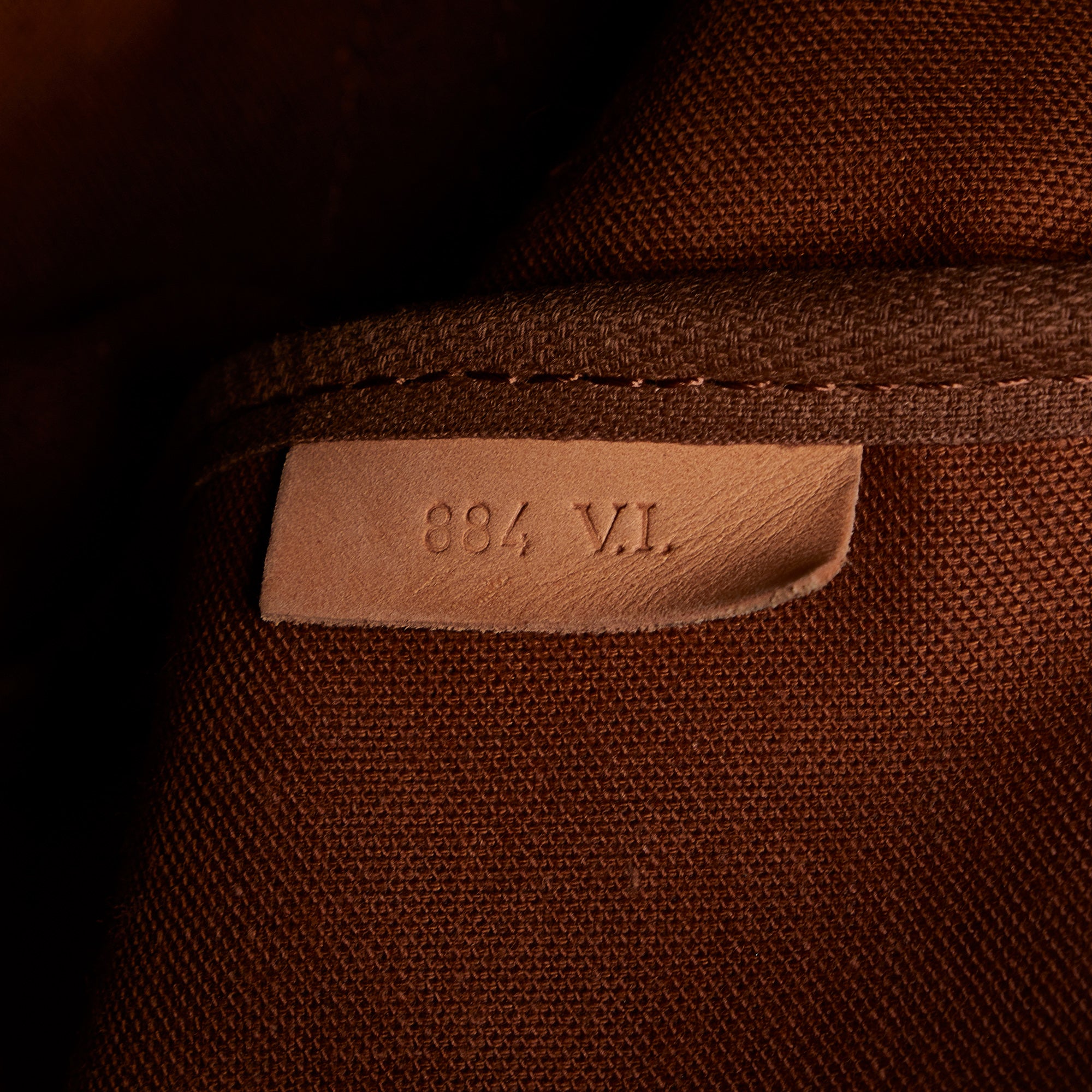 Louis Vuitton Vintage Monogram Canvas Saumur 35 Crossbody Bag Brown Cloth  ref.823726 - Joli Closet