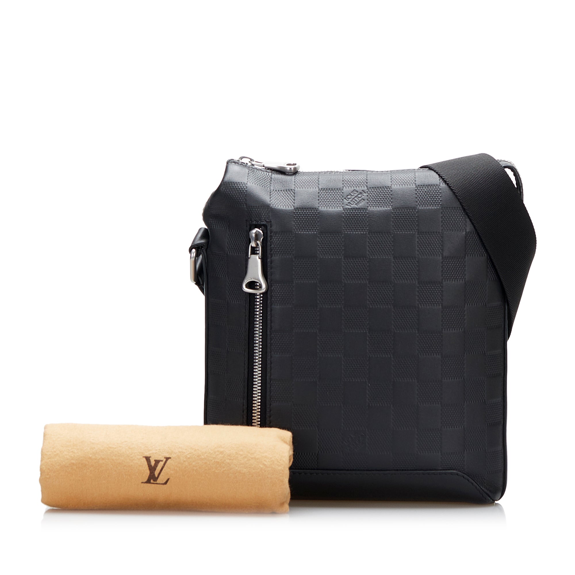 Black Louis Vuitton Damier Infini Discovery Messenger Crossbody