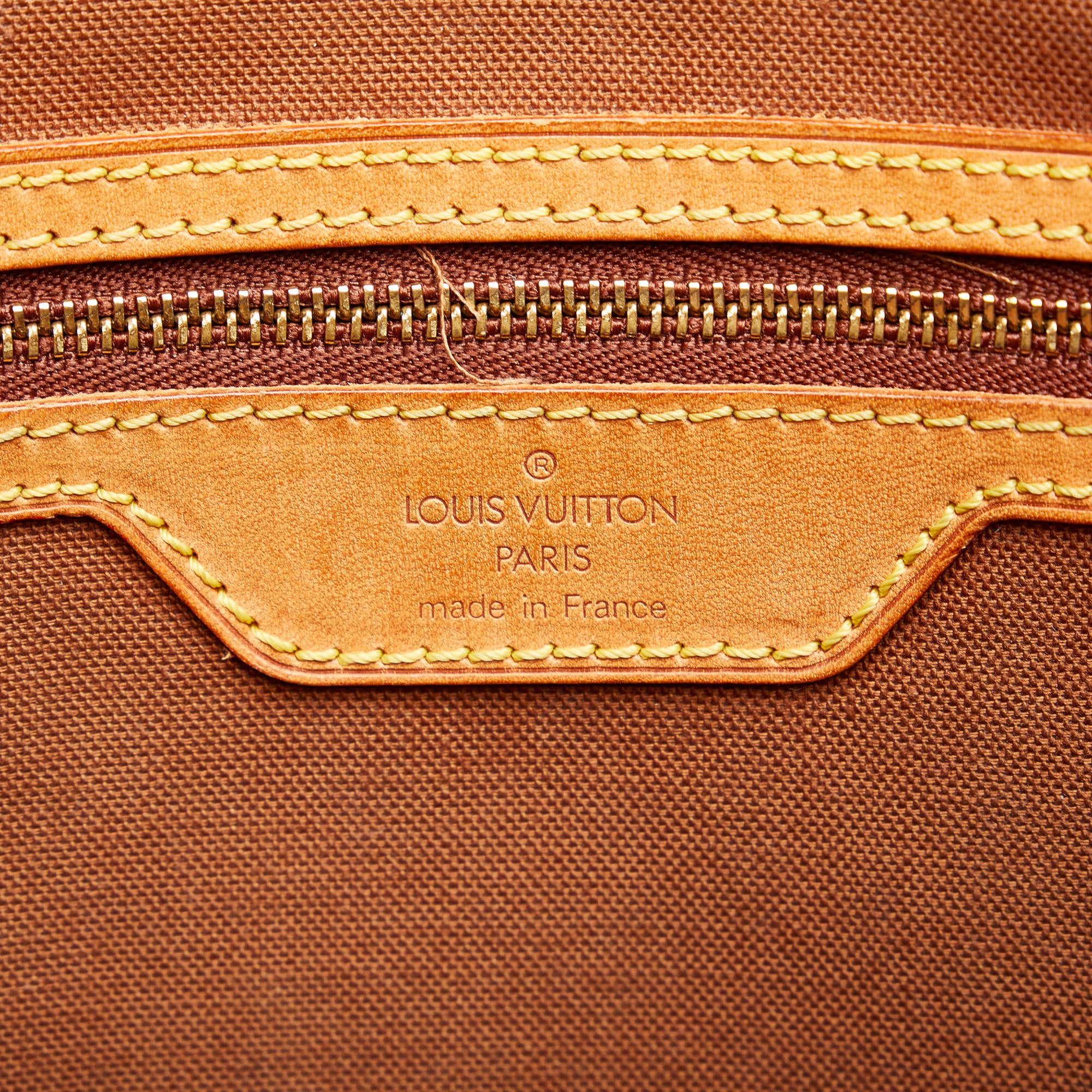 Brown Louis Vuitton Monogram Looping Mini Baguette, Sac cabas Louis Vuitton  Mezzo en toile monogram enduite et cuir naturel