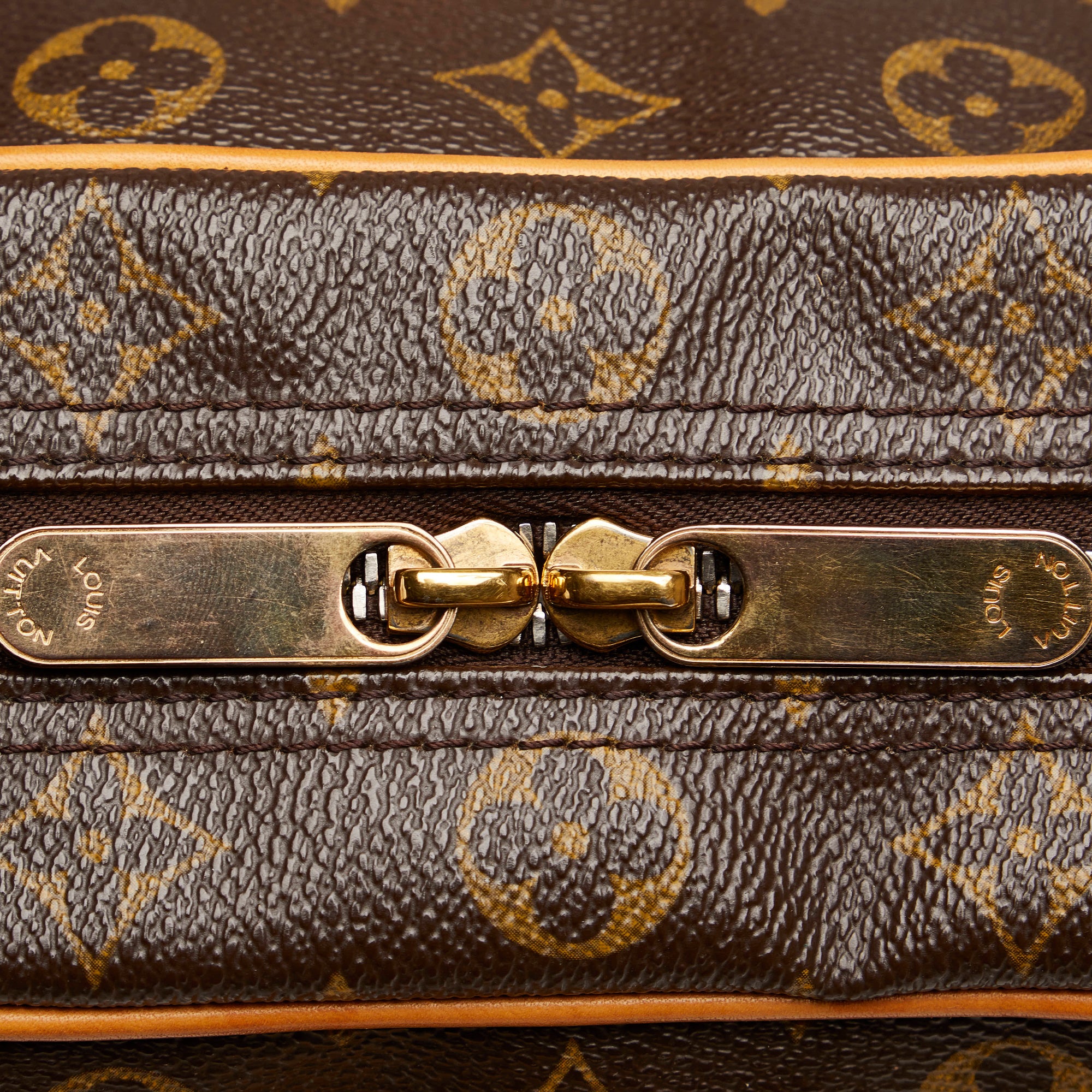 Manhattan leather handbag Louis Vuitton Brown in Leather - 29790137