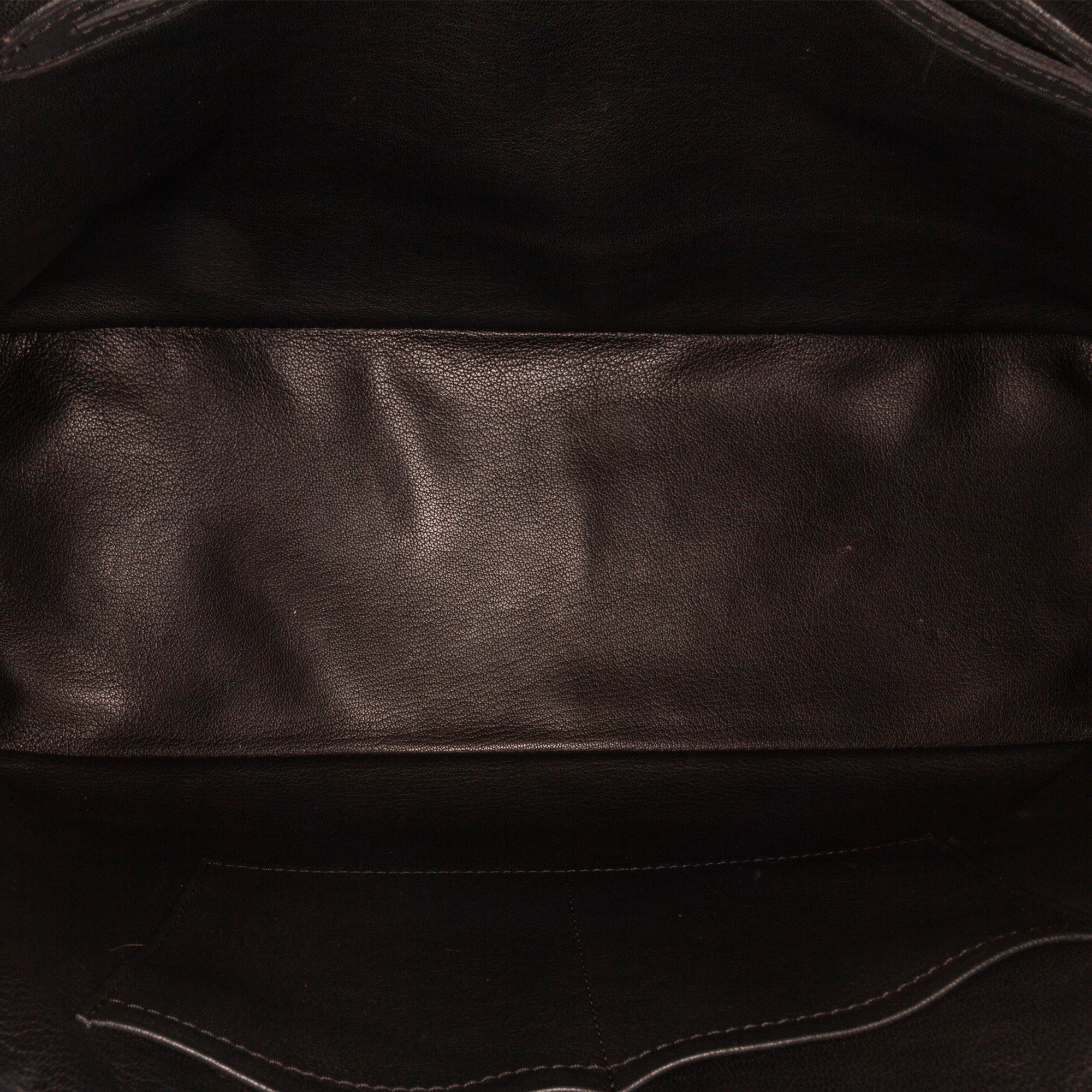 BLACK SHOULDER BAG WITH GOLD CHAIN – Le Obsession Boutique