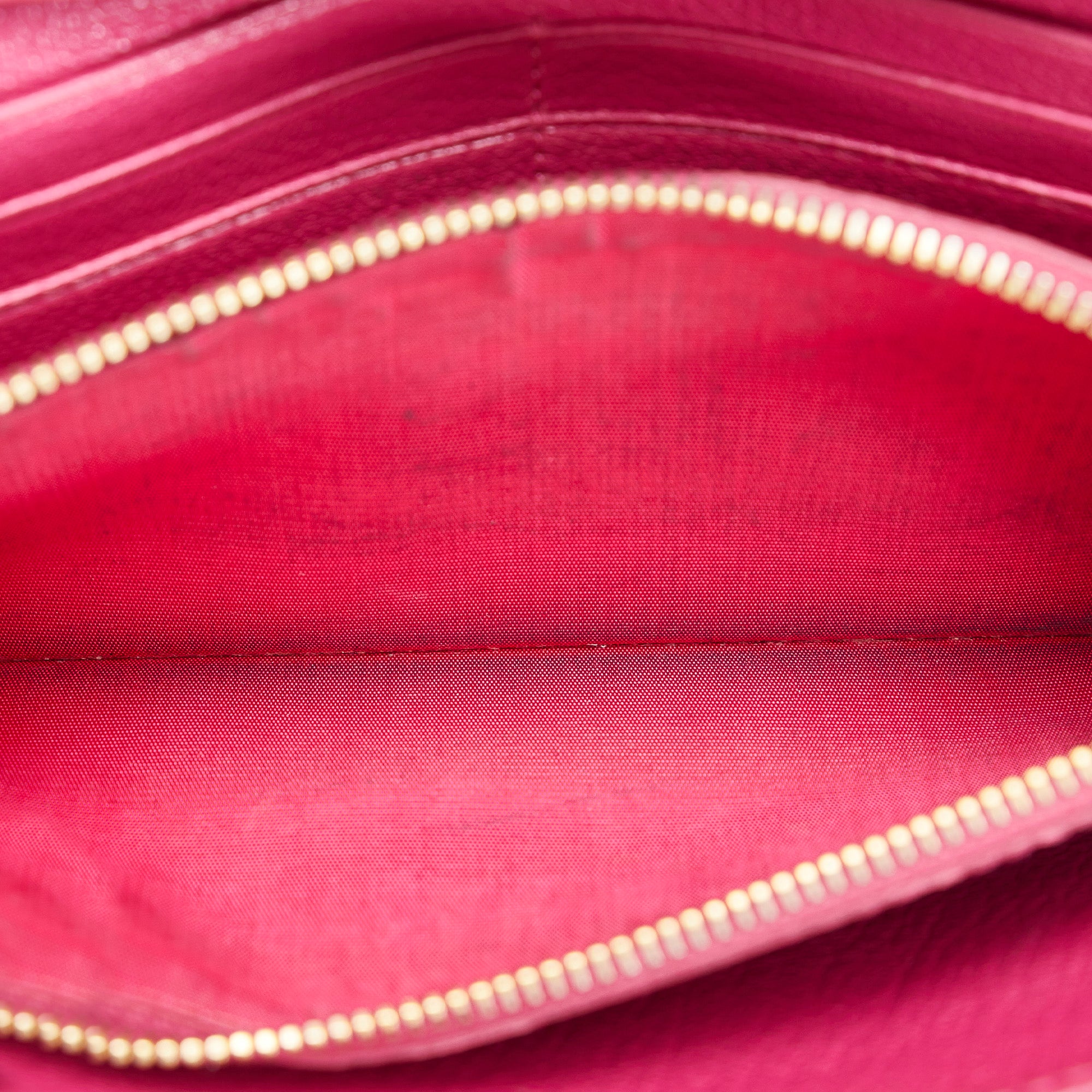 Leather crossbody bag Miu Miu Pink in Leather - 31462536