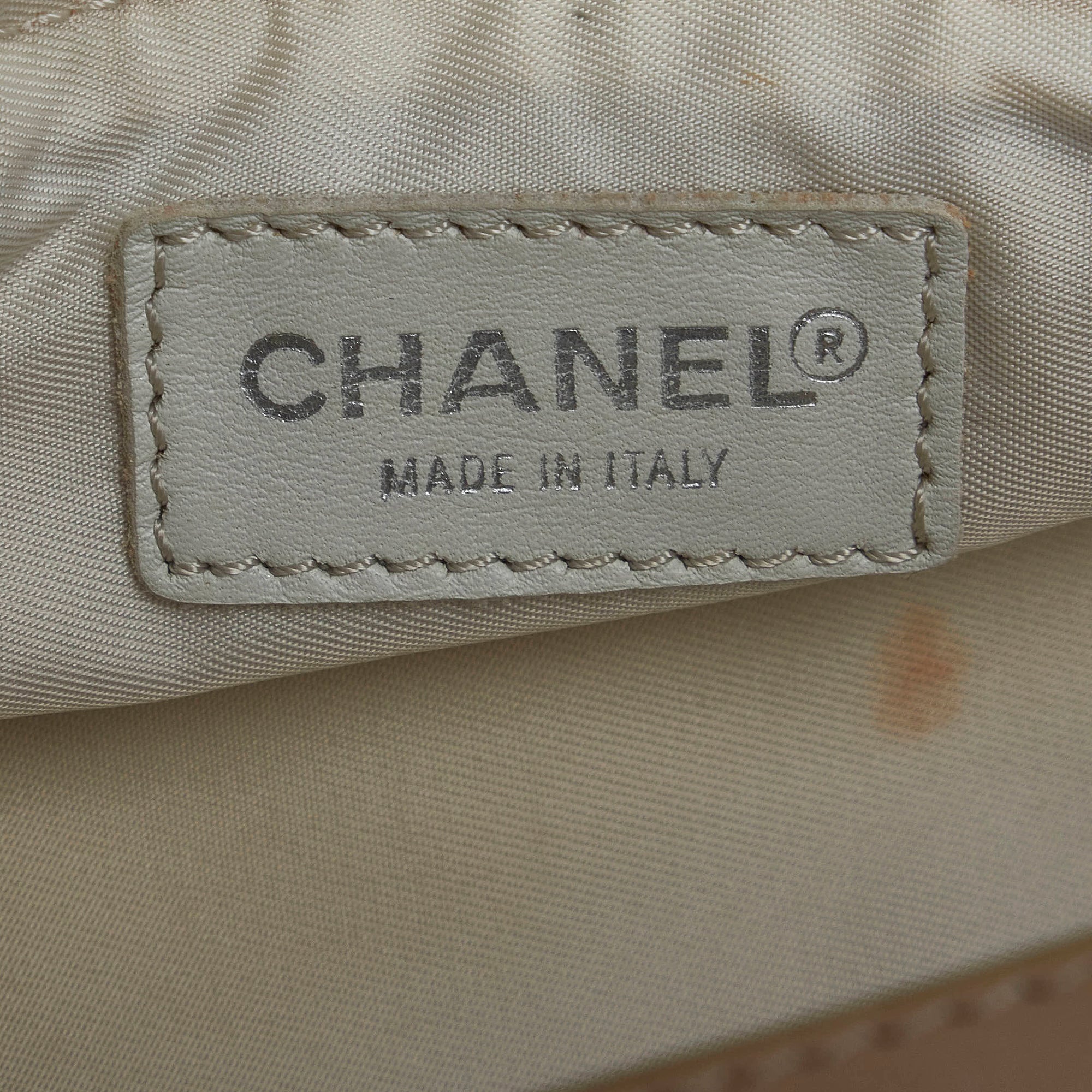 Chanel CHANEL Enamel Heart Vanity Handbag Beige Pink EIT0747