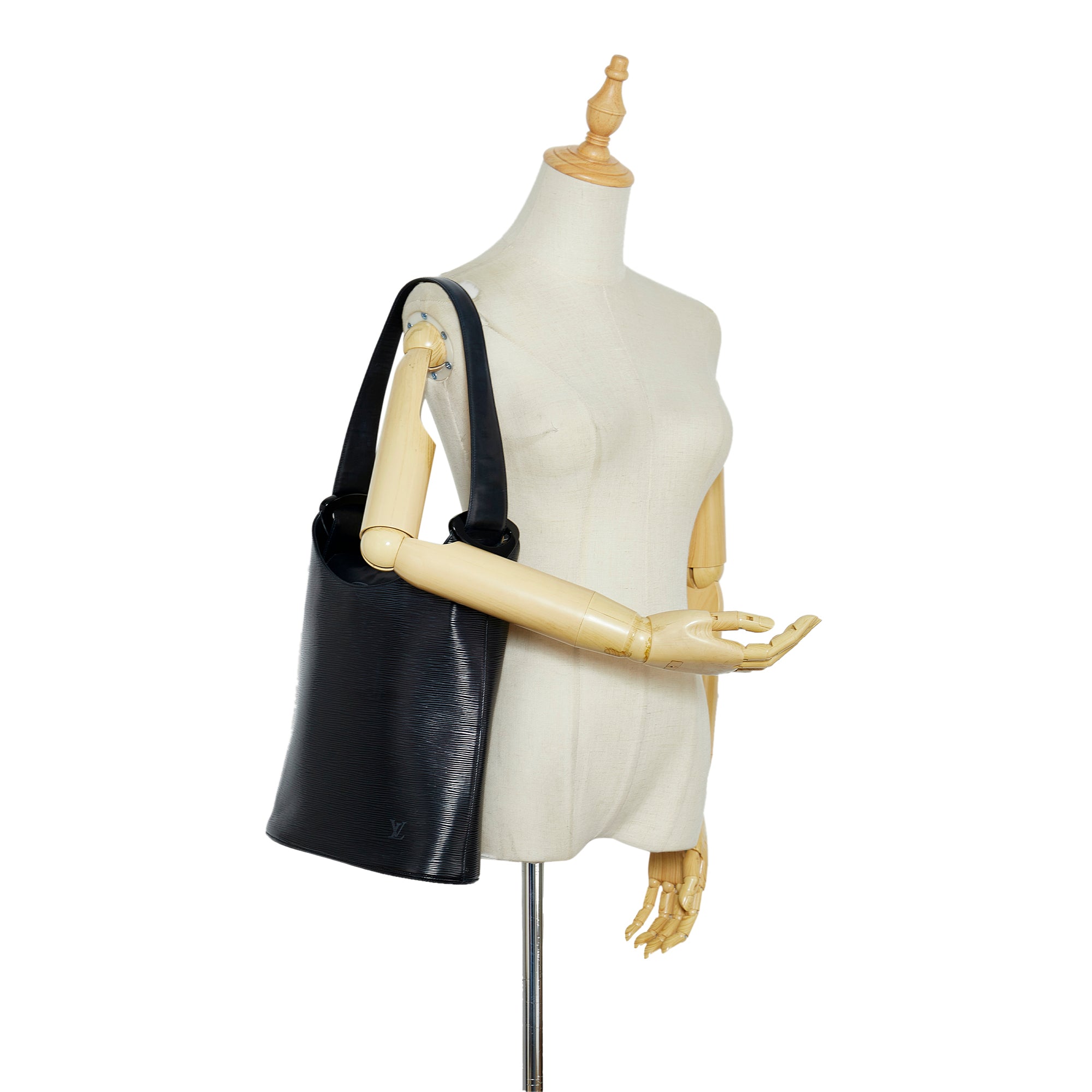 Louis Vuitton pre-owned Épi Verseau shoulder bag Black
