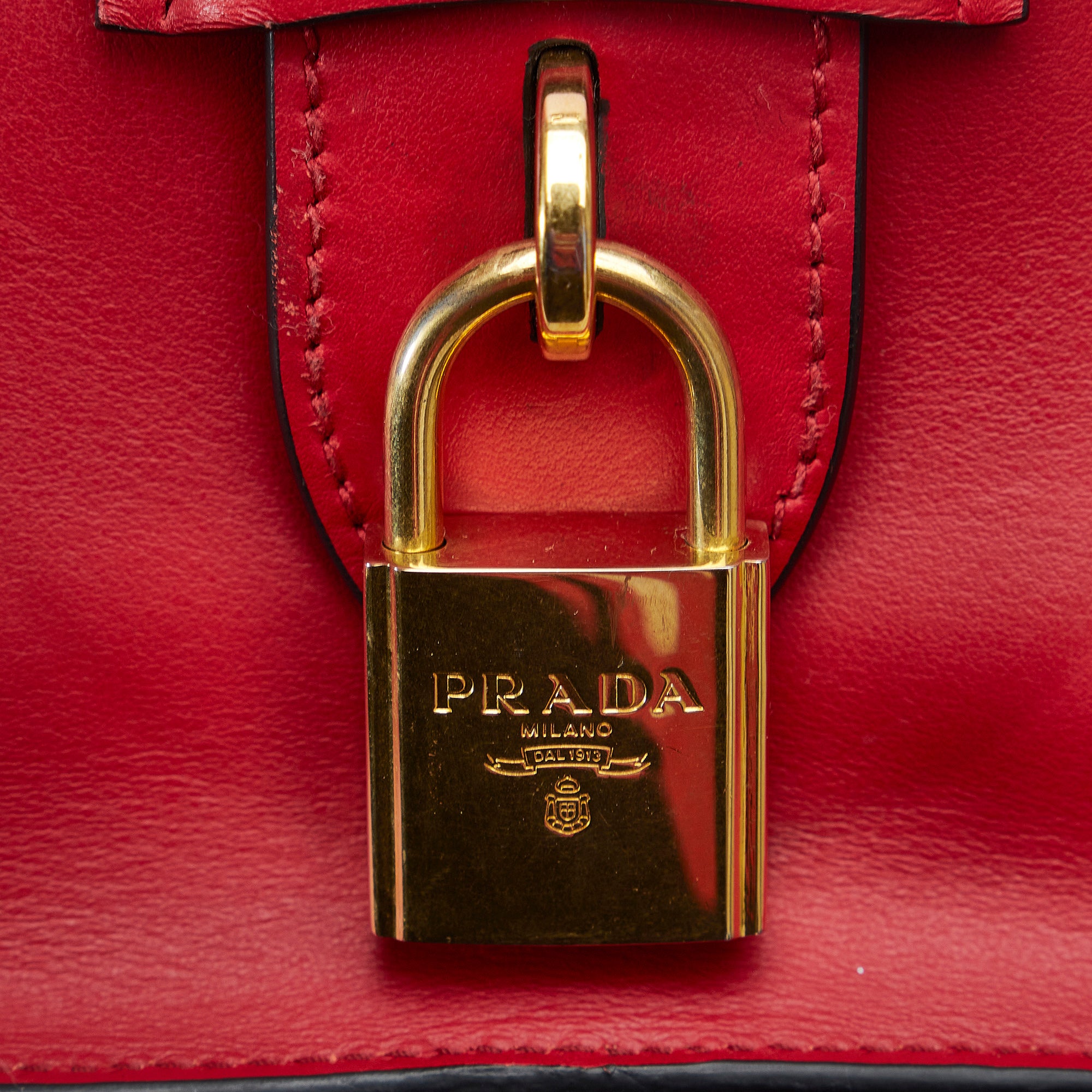 Prada Red Esplanade Saffiano Crossbody Bag Leather Pony-style calfskin  ref.885996 - Joli Closet