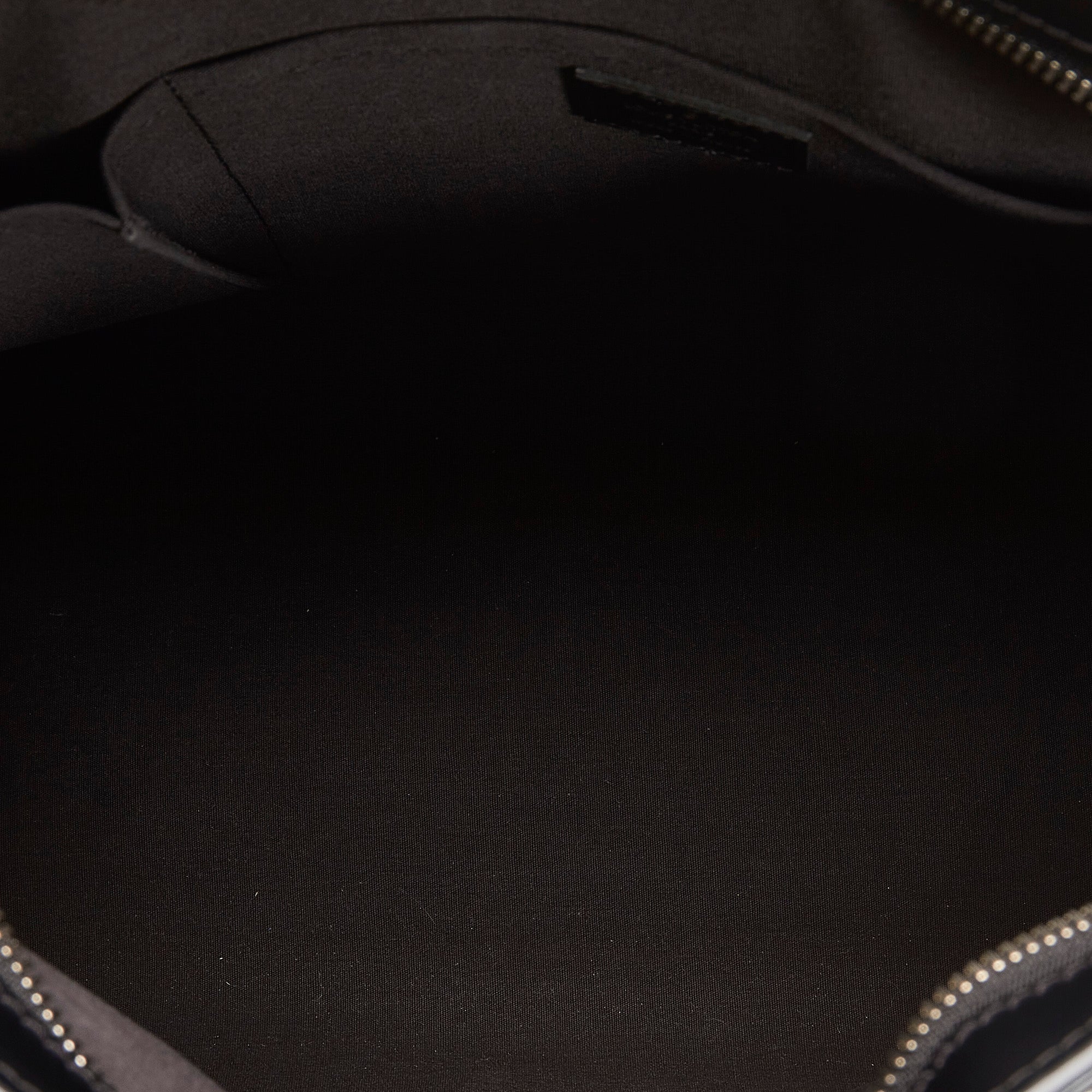 Louis Vuitton - Authenticated Madeleine Handbag - Leather Black Plain for Women, Good Condition