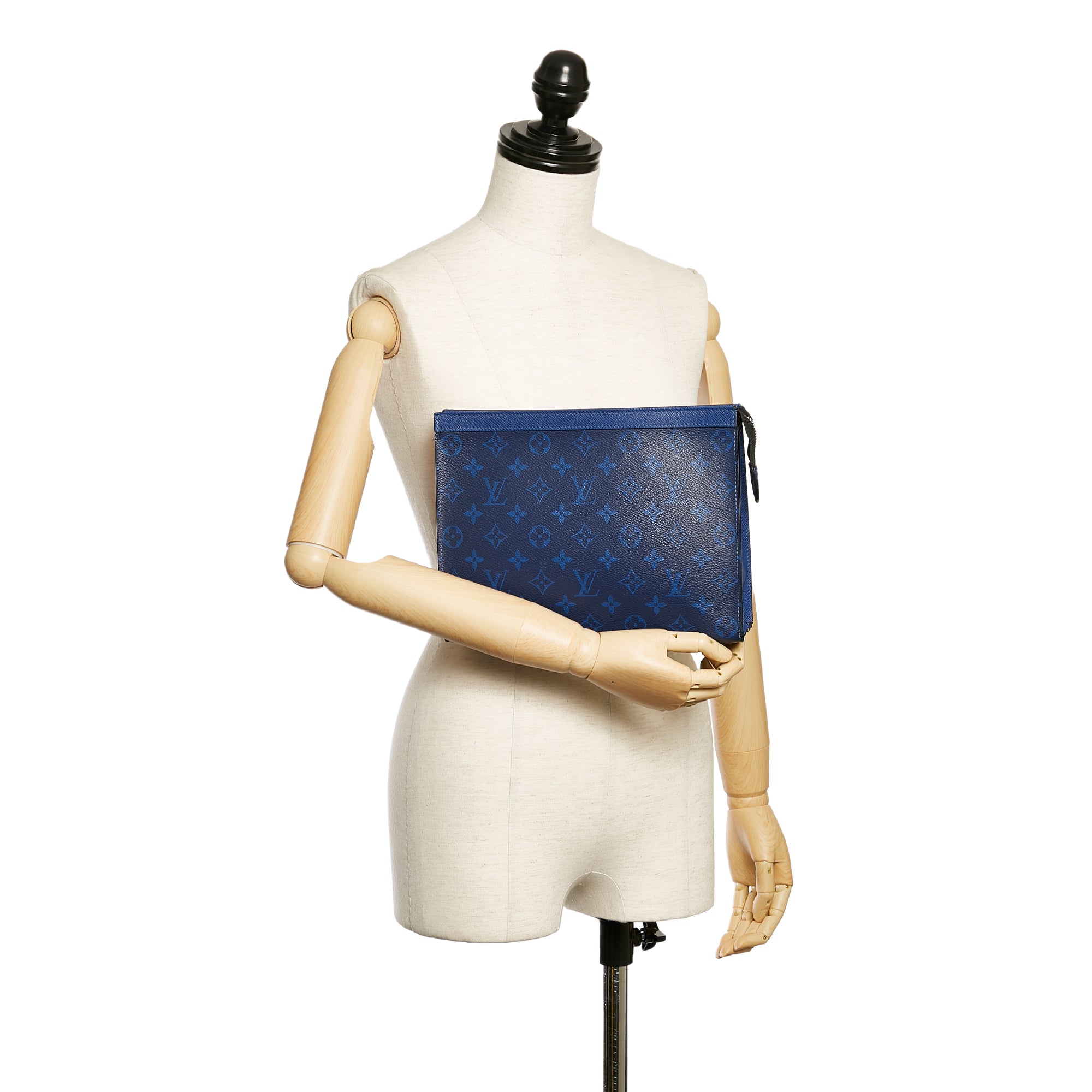 Louis Vuitton Pre-owned Monogram Taigarama Pochette Voyage mm Clutch - Blue