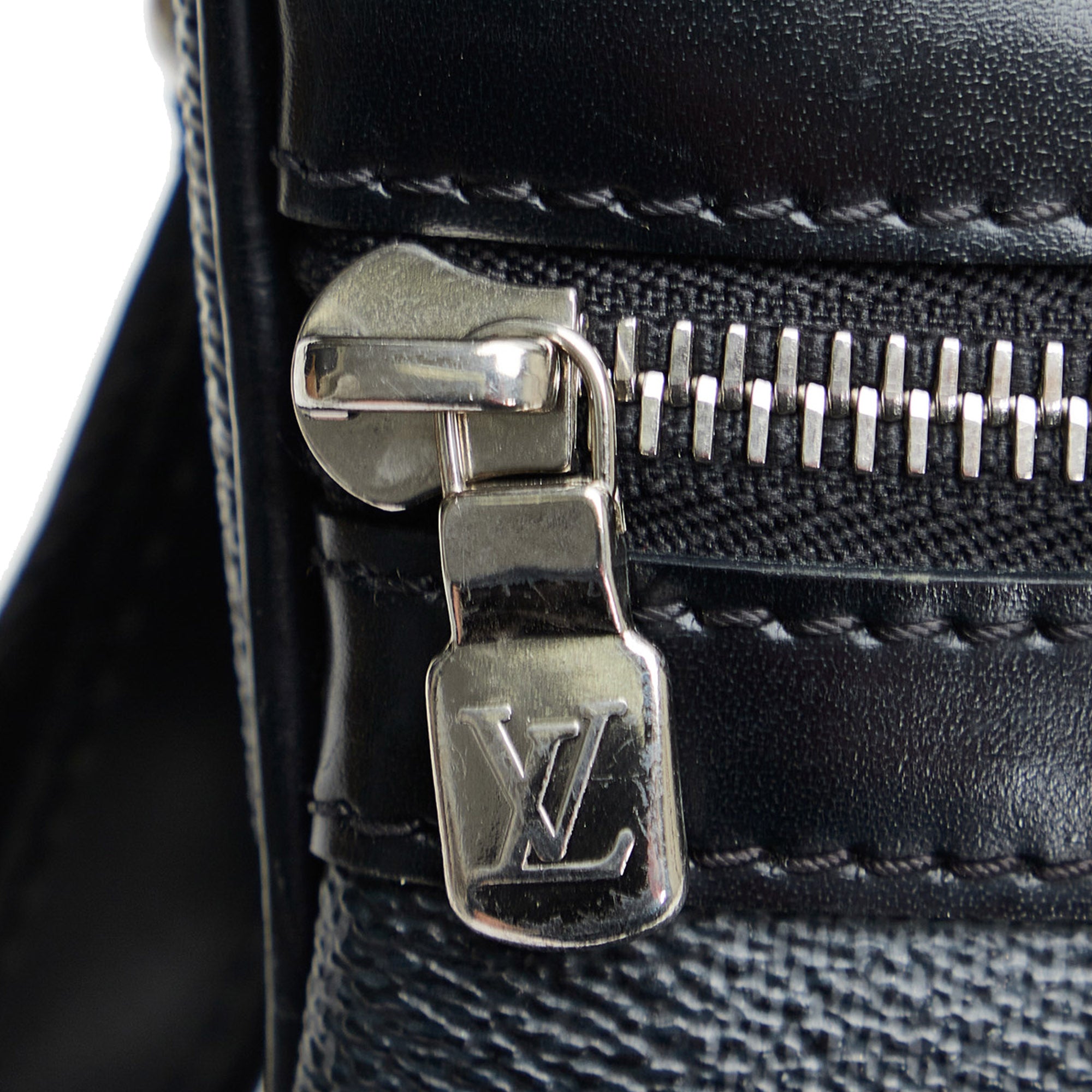 Louis Vuitton checkered ''Thomas'' bag