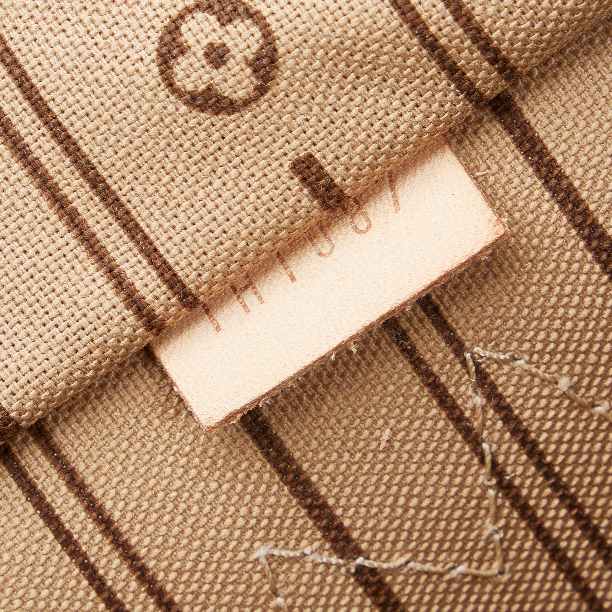 Louis Vuitton Brown Monogram Neverfull PM Leather Cloth ref.922073 - Joli  Closet