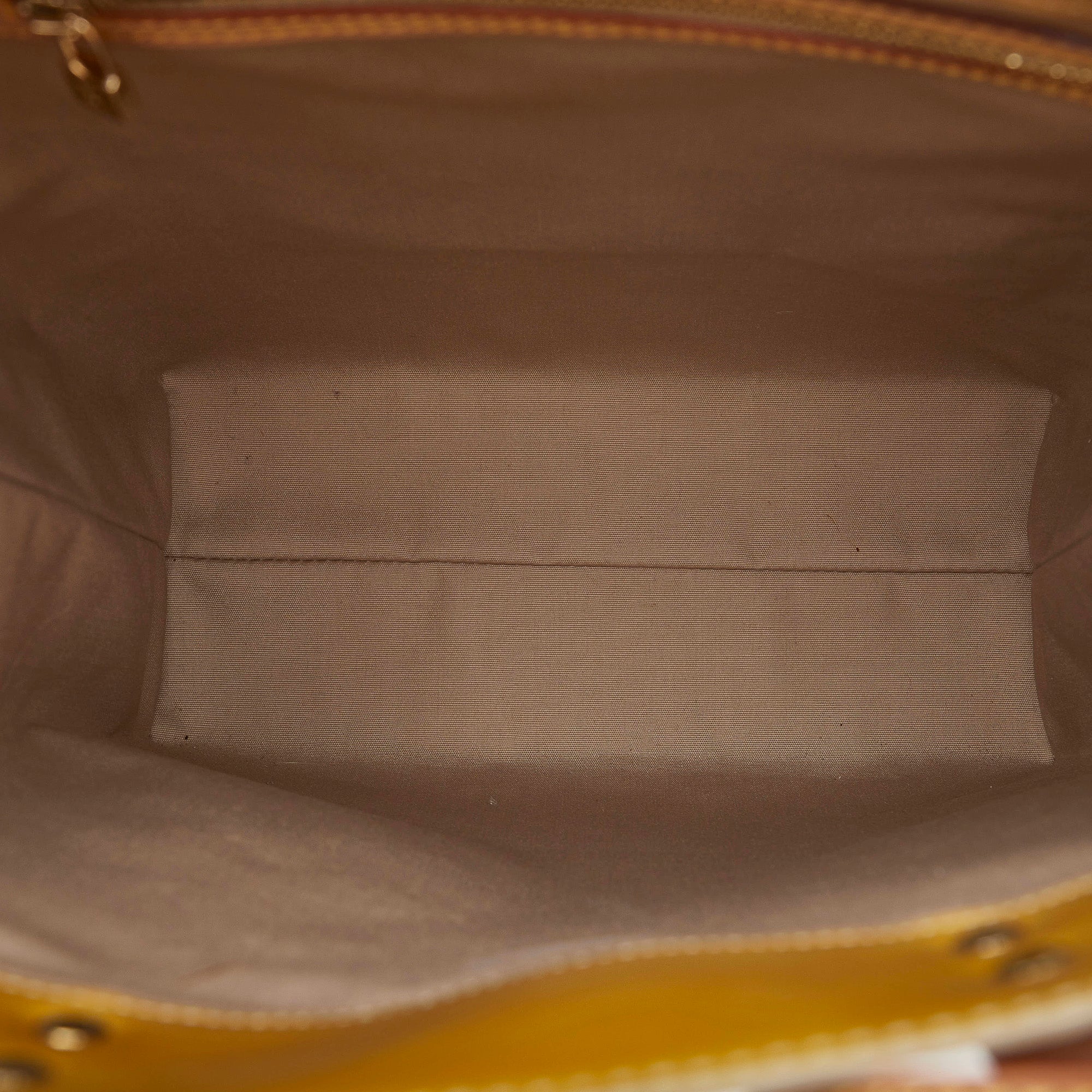 Louis Vuitton Monogram Vernis Reade MM - Neutrals Handle Bags